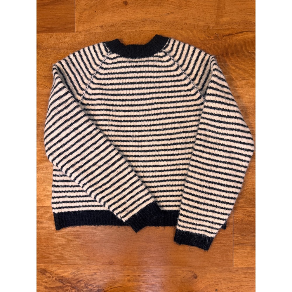 American Eagle Striped Raglan Crewneck Sweater Black White Fuzzy Medium - Picture 3 of 6